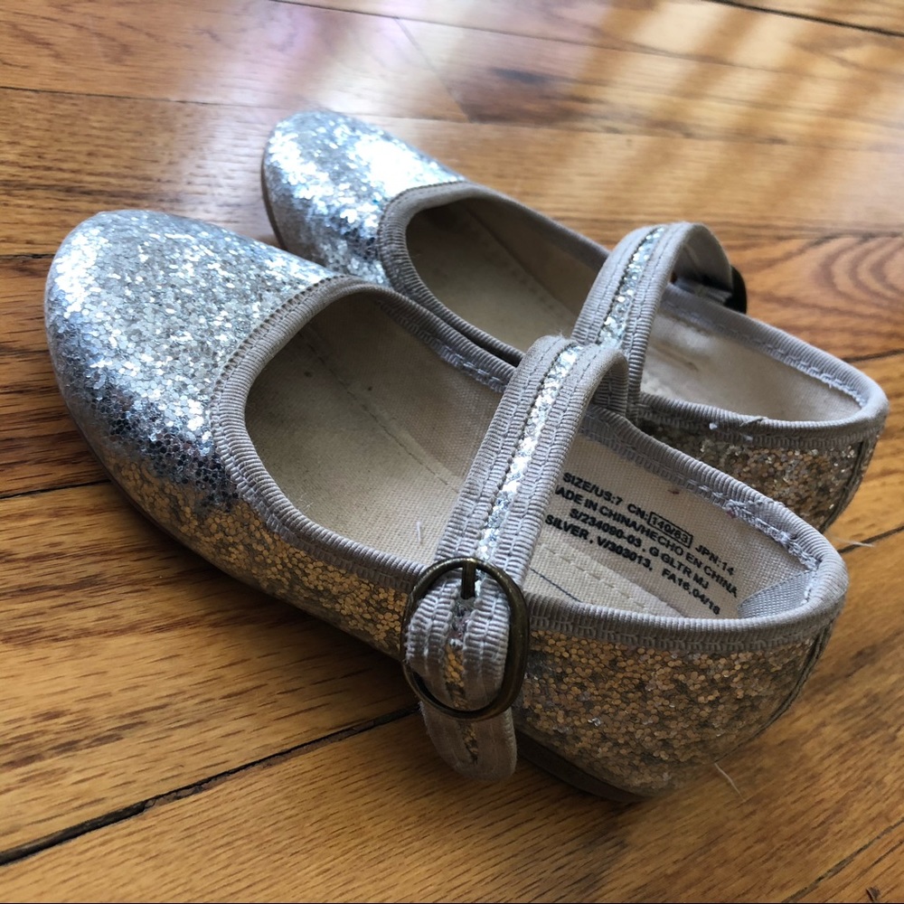 Shoes - Picture 3 of 4